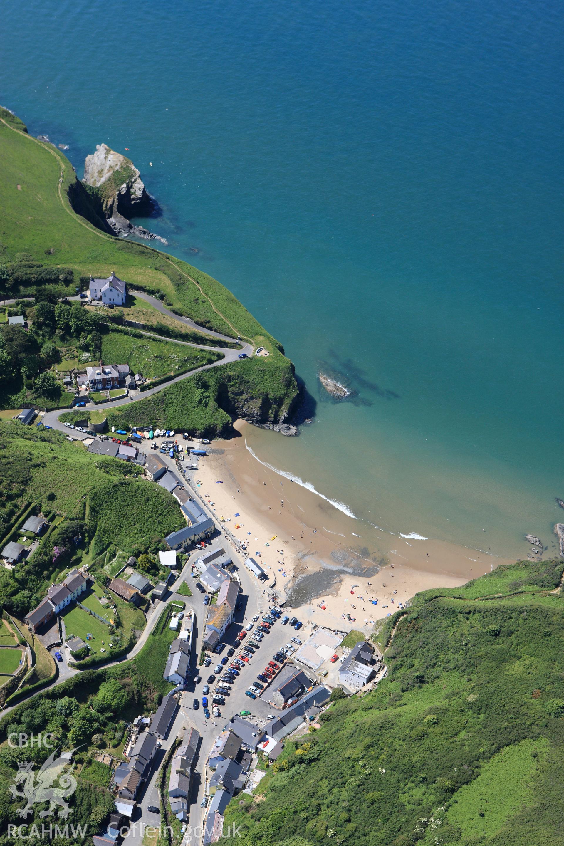 RCAHMW colour oblique aerial photograph of Ynys Lochtyn Defended Enclosure. Taken on 01 June 2009 by Toby Driver