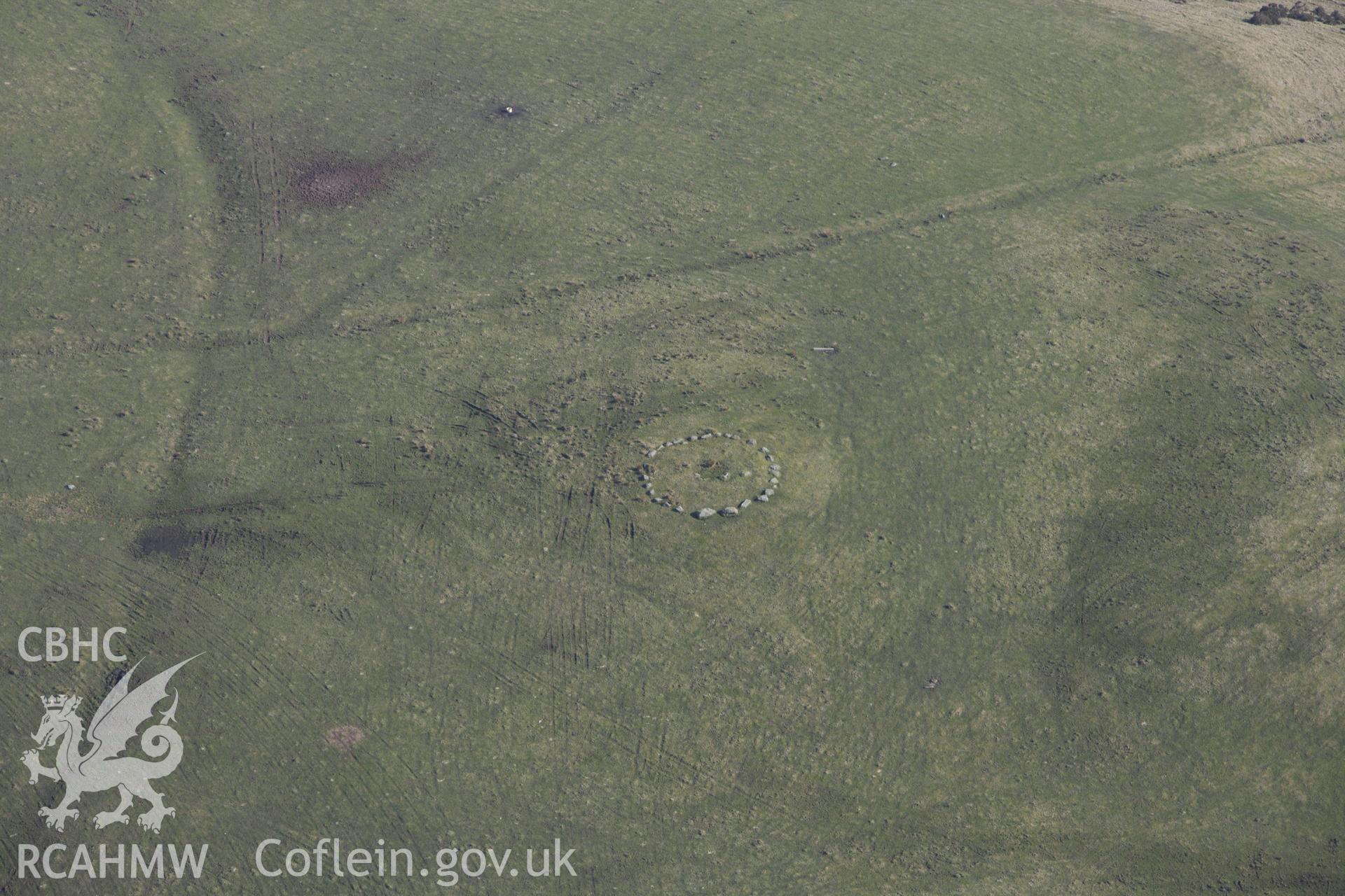 RCAHMW colour oblique photograph of Waun Dafad cairn. Taken by Toby Driver on 18/03/2009.