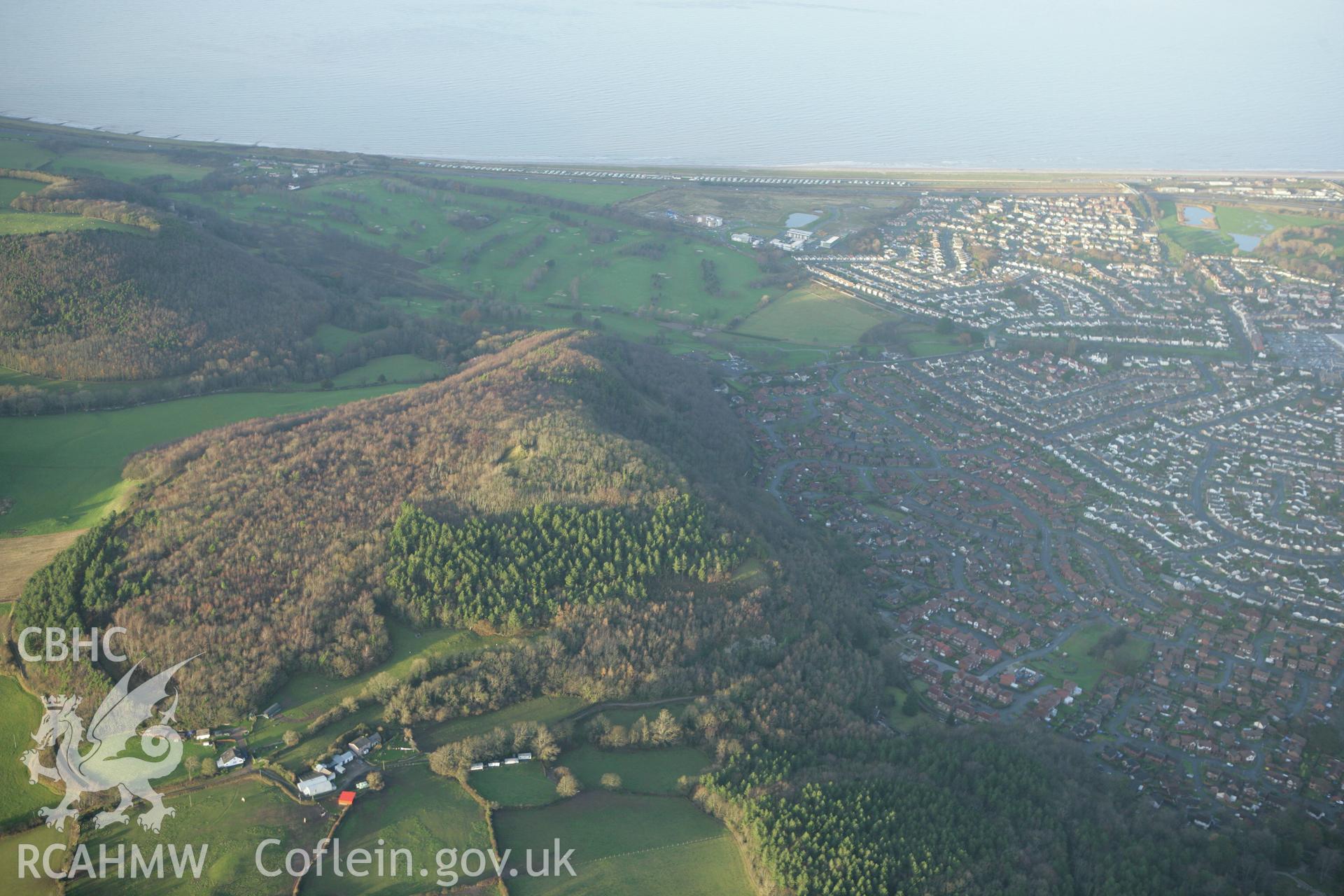 RCAHMW colour oblique aerial photograph of Castell Cawr. Taken on 10 December 2009 by Toby Driver