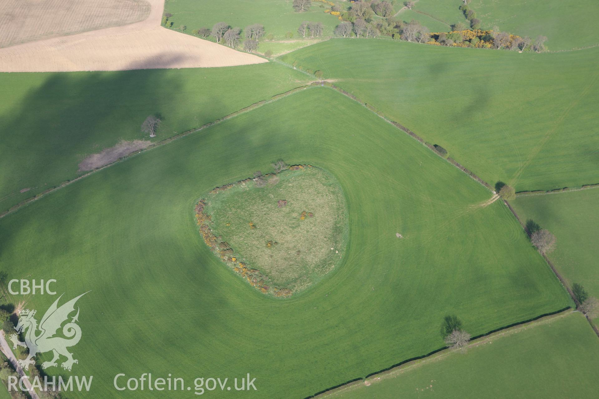 RCAHMW colour oblique aerial photograph of Caer Din. Taken on 21 April 2009 by Toby Driver