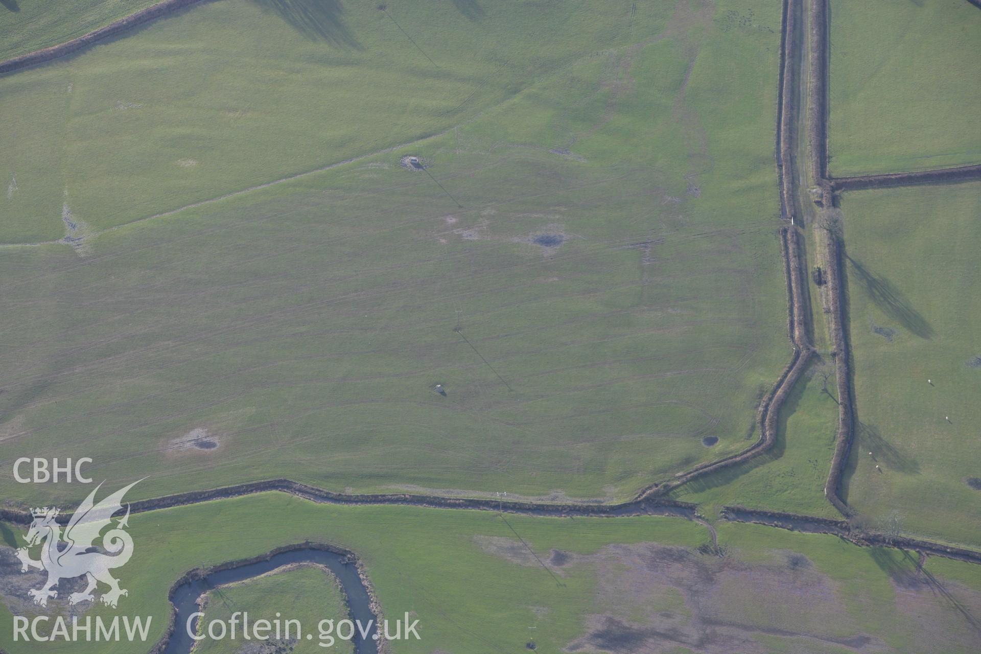 RCAHMW colour oblique photograph of Maen Llwyd. Taken by Toby Driver on 11/02/2009.