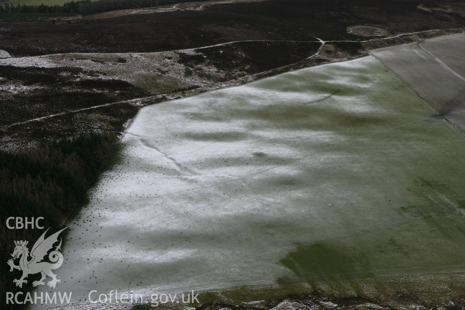 RCAHMW colour oblique photograph of Blaen Nant barrow. Taken by Toby Driver on 21/01/2009.