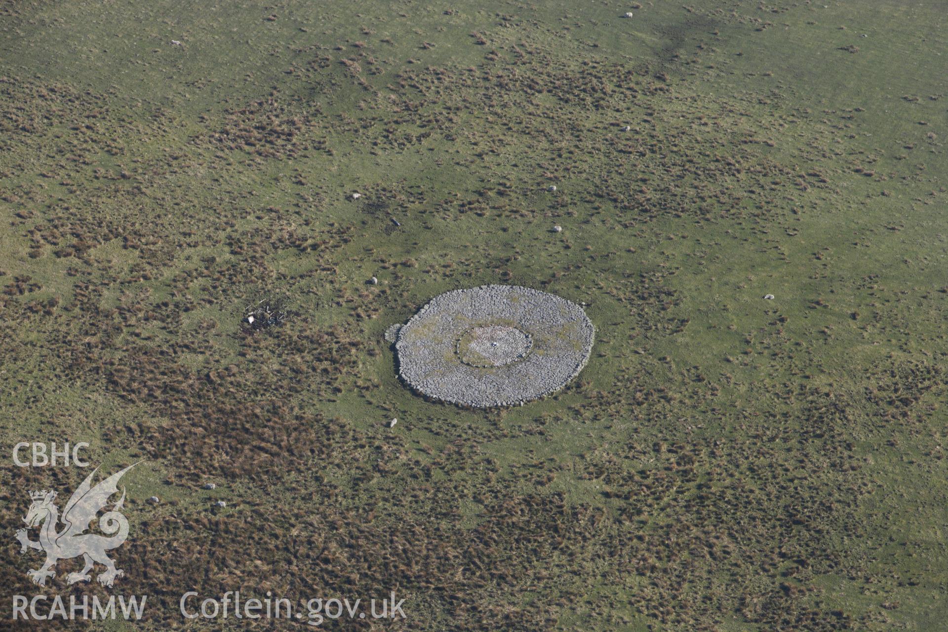 RCAHMW colour oblique photograph of Platform Cairn, Brenig 51. Taken by Toby Driver on 18/03/2009.