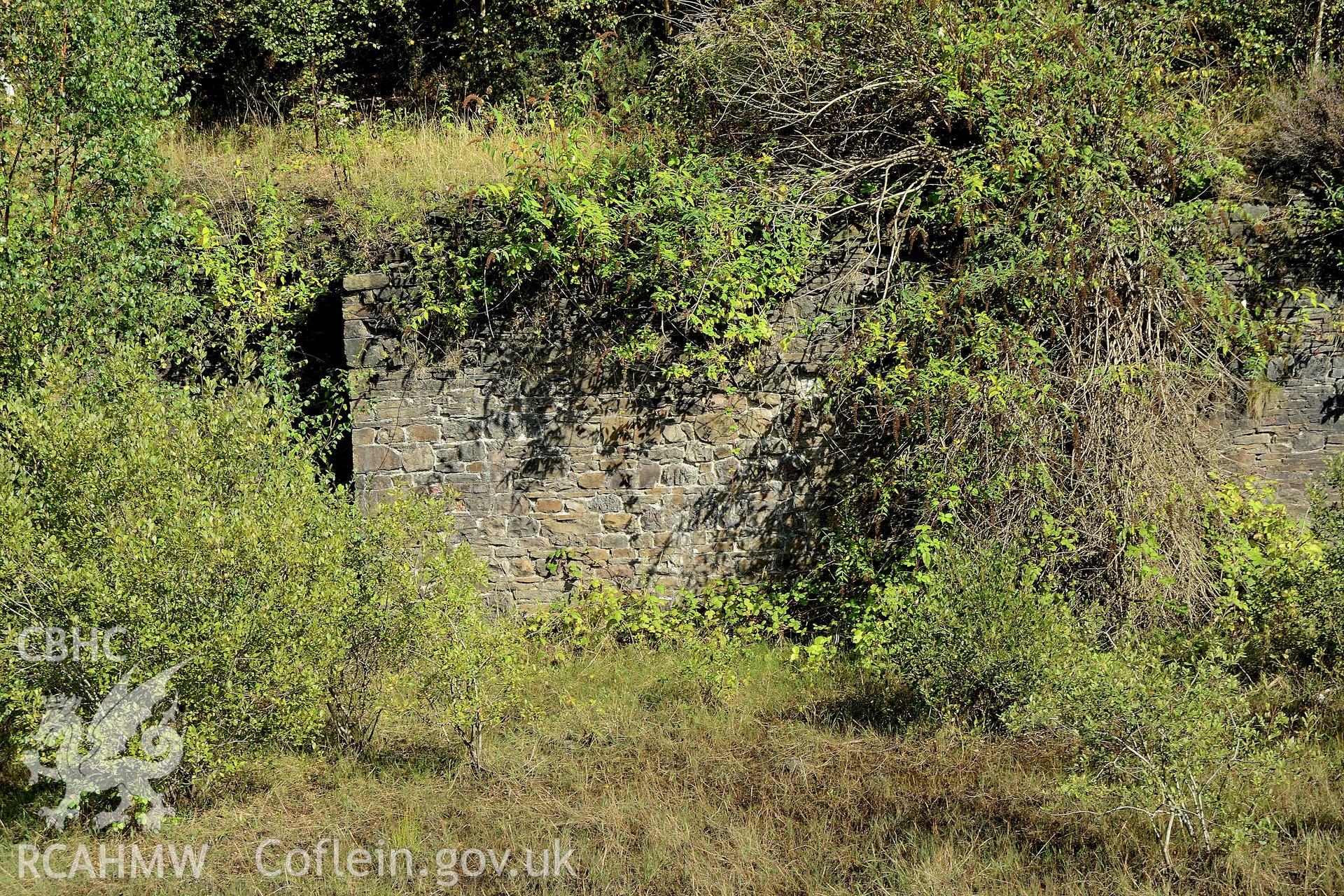 Wall over the Smith canal where barges could turnround